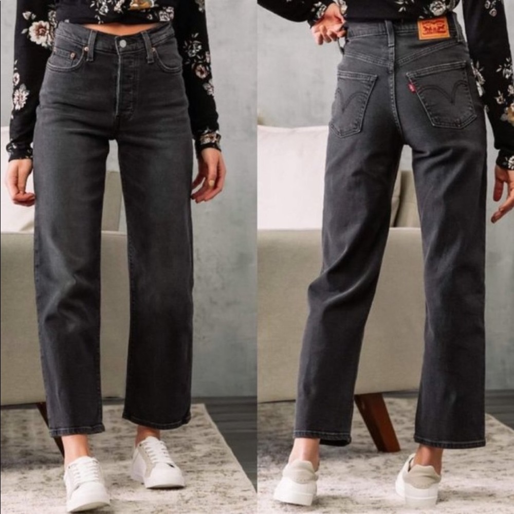 Levi’s Ribcage Ankle Straight Size 28